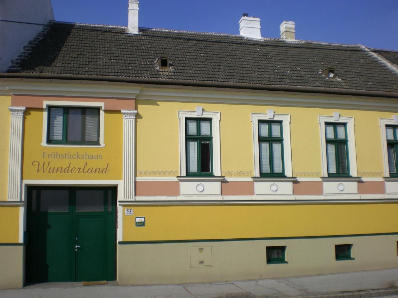 Bed and Breakfast Frühstückshaus Wunderland Laa an der Thaya Exterior foto